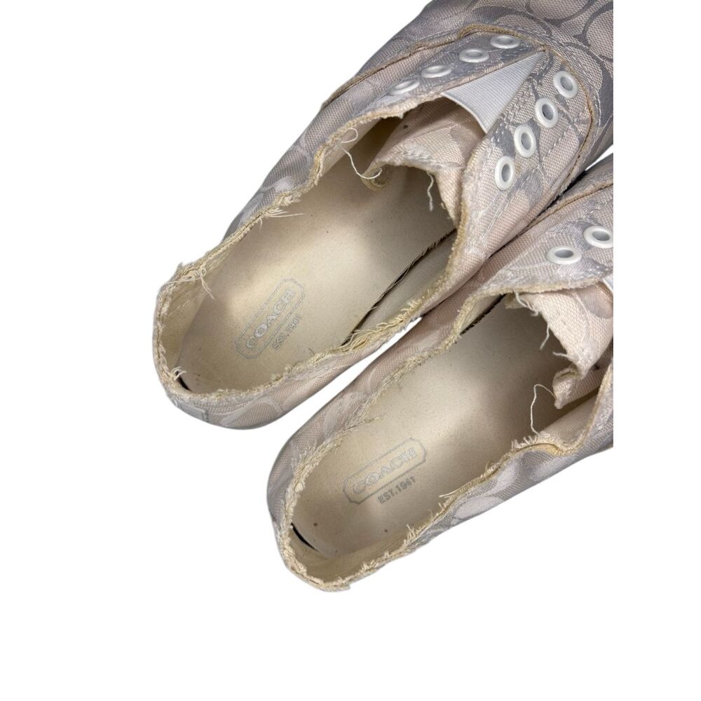 Coach Katie Signature slip ons in Chalk - 8.5 - Picture 6 of 9